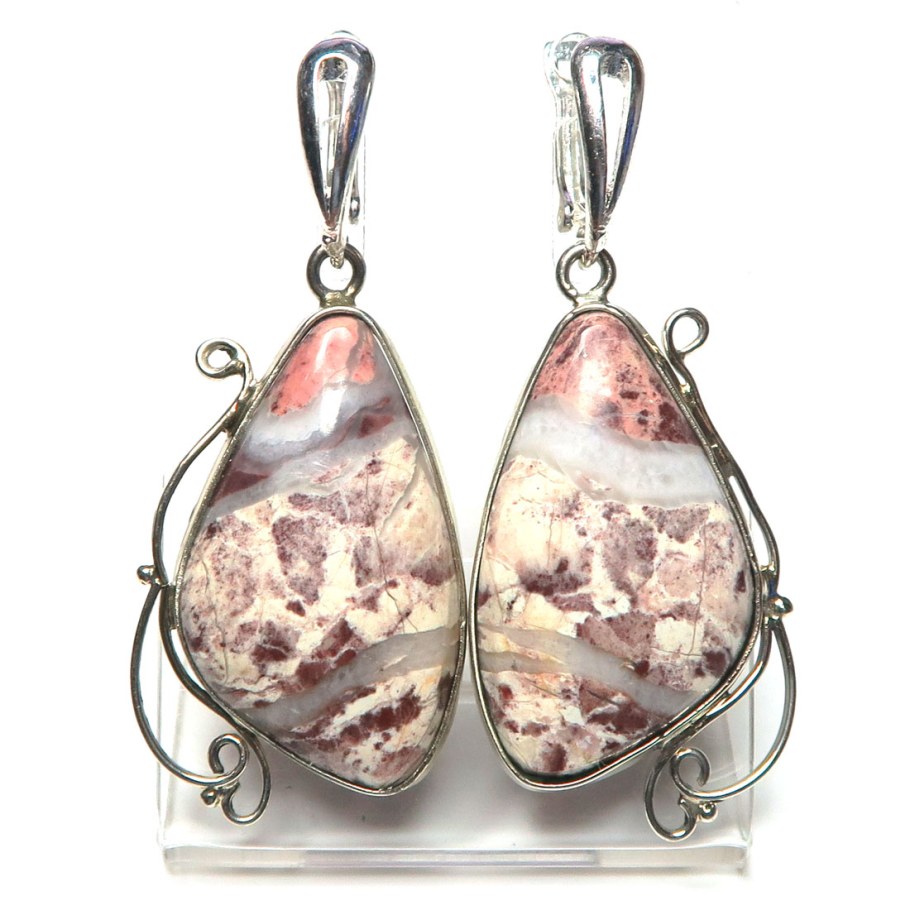 Китайские украшения на подносе яшма нефрит