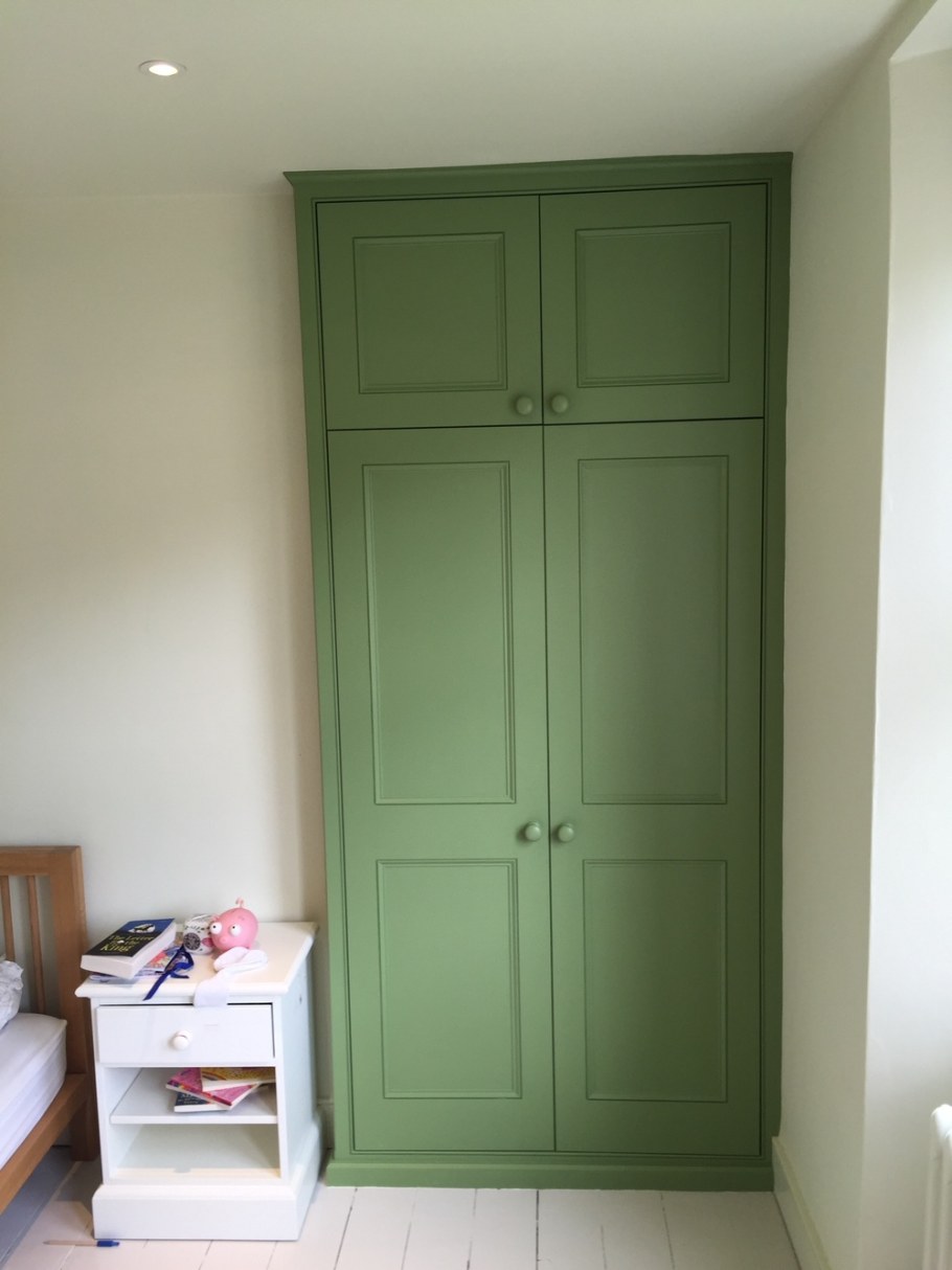 Красим шкаф