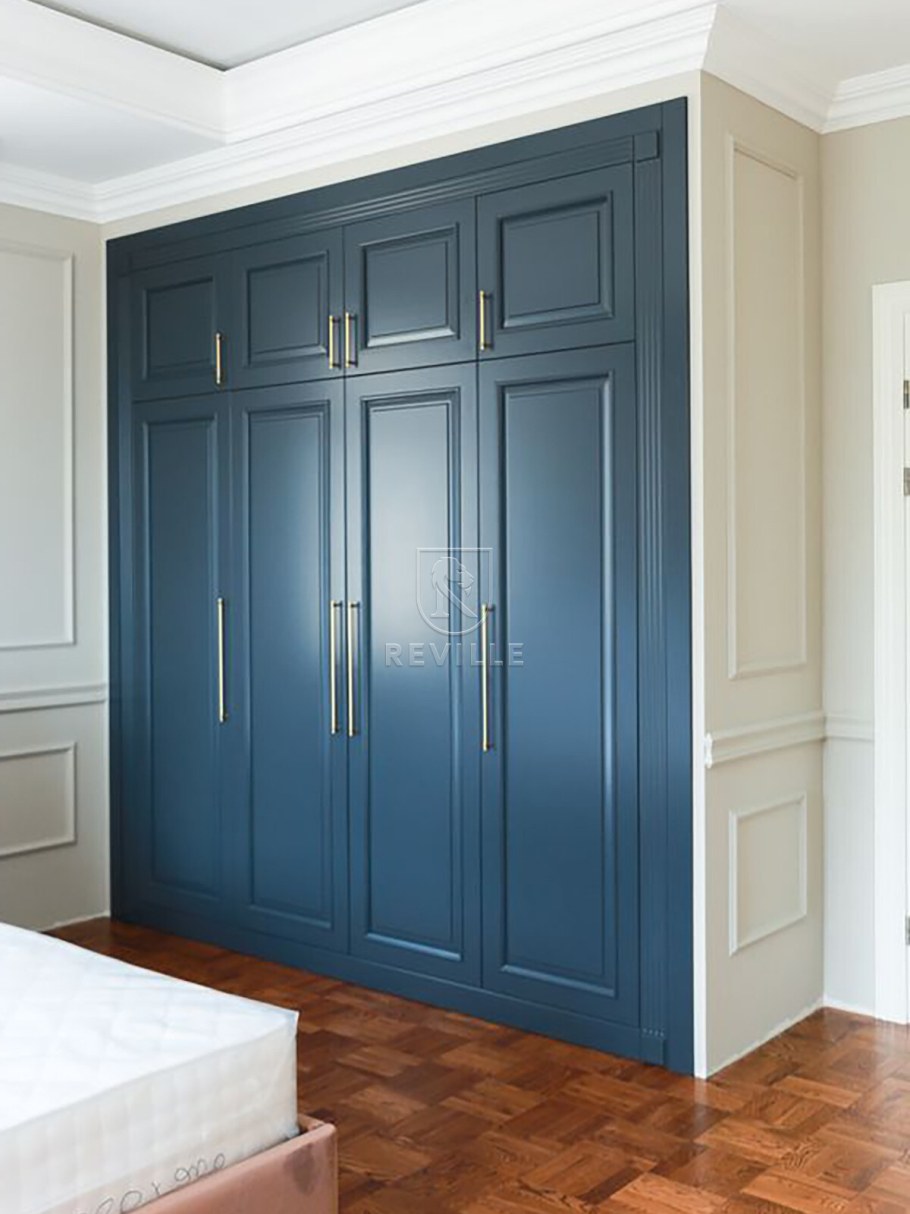 Шкафы Неоклассика распашные в спальню