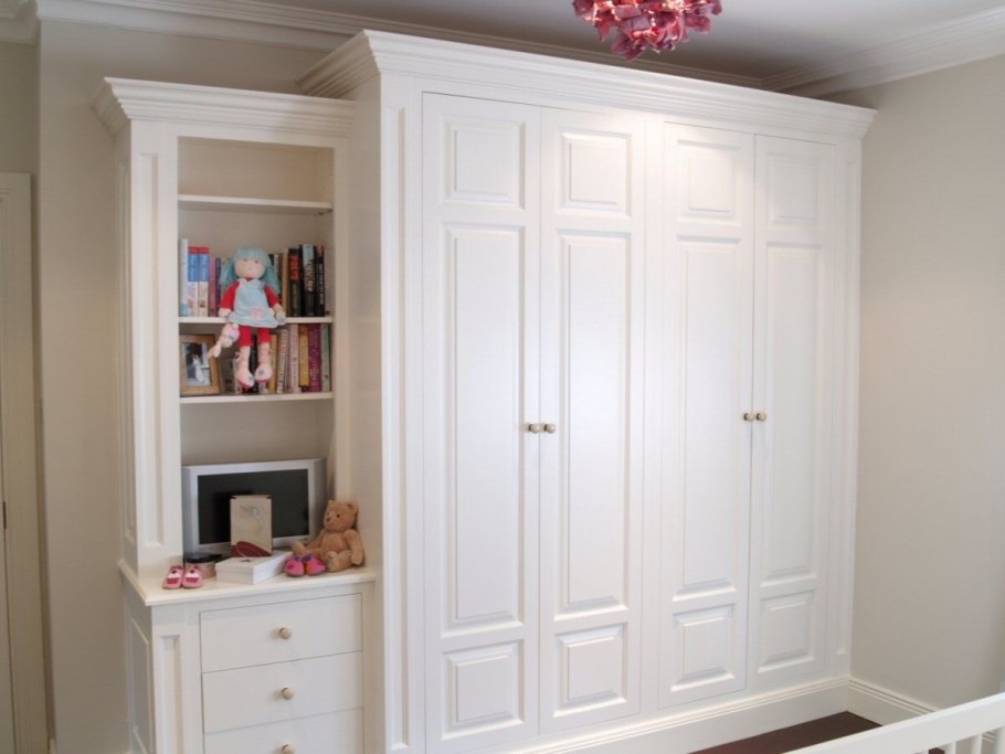 Покрасить шкаф в спальне