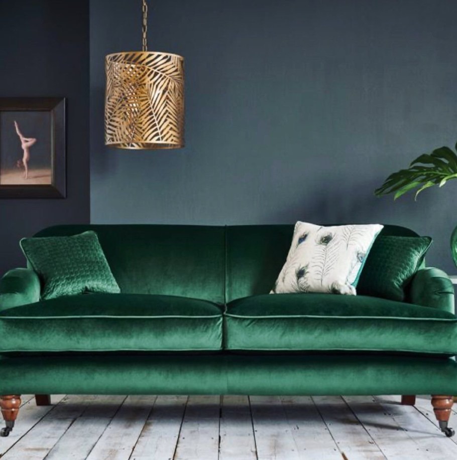 Бархатный темно зеленый диван Честерфилд