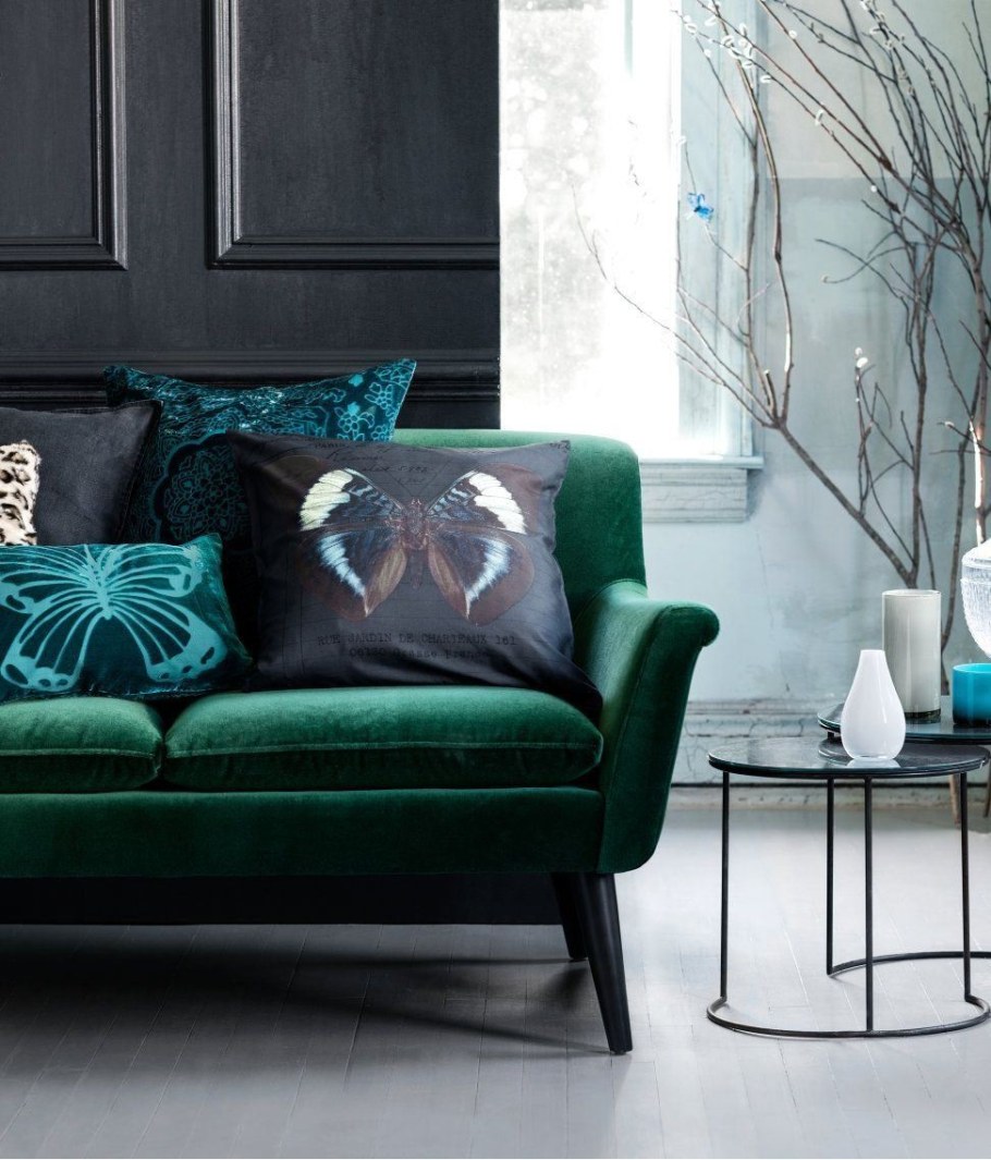 Изумрудный диван в интерьере