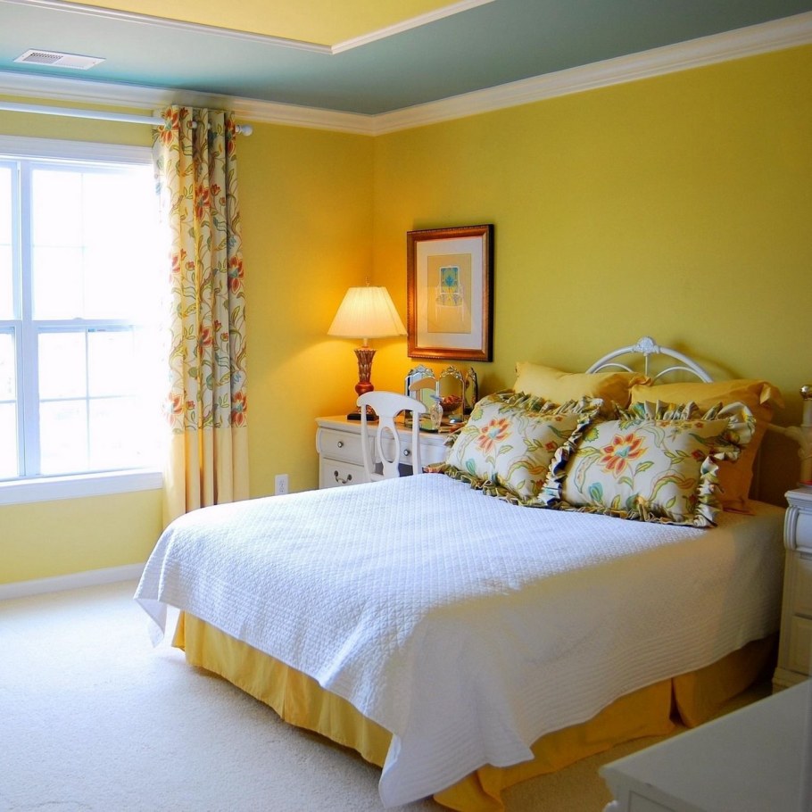 Желтые шторы в спальне