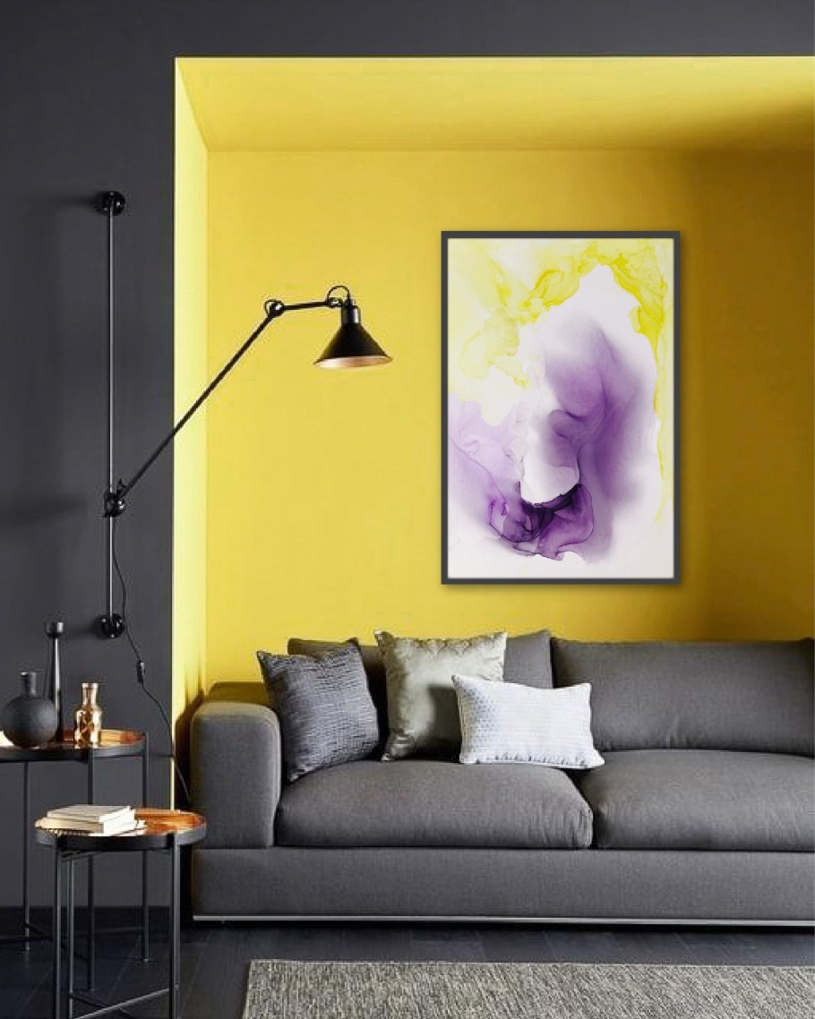 Серо желтые стены в комнате