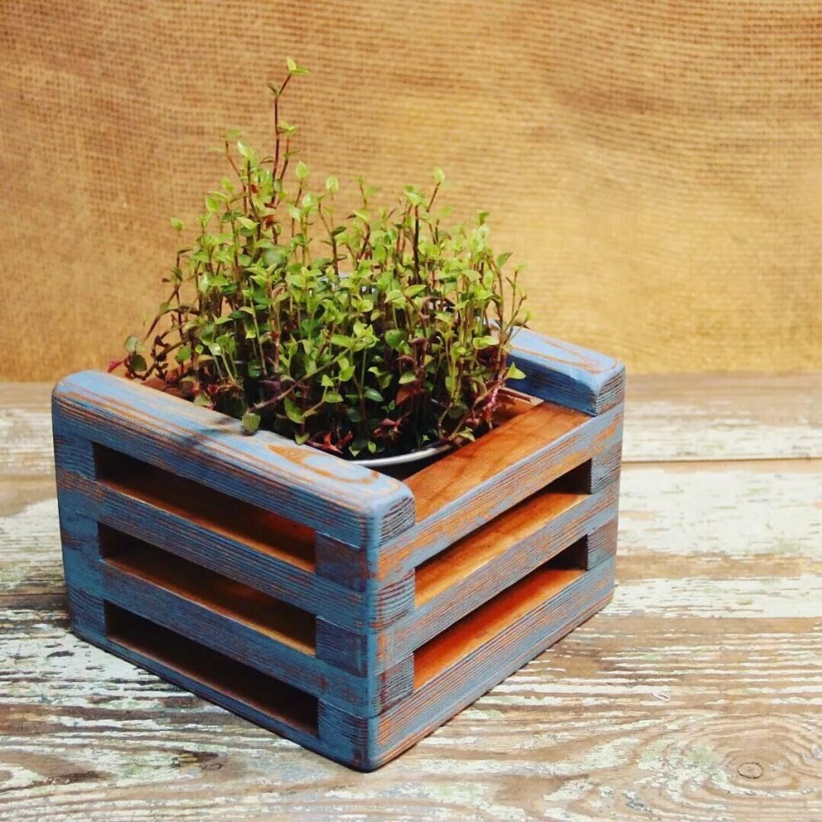 Деревянные горшки для цветов