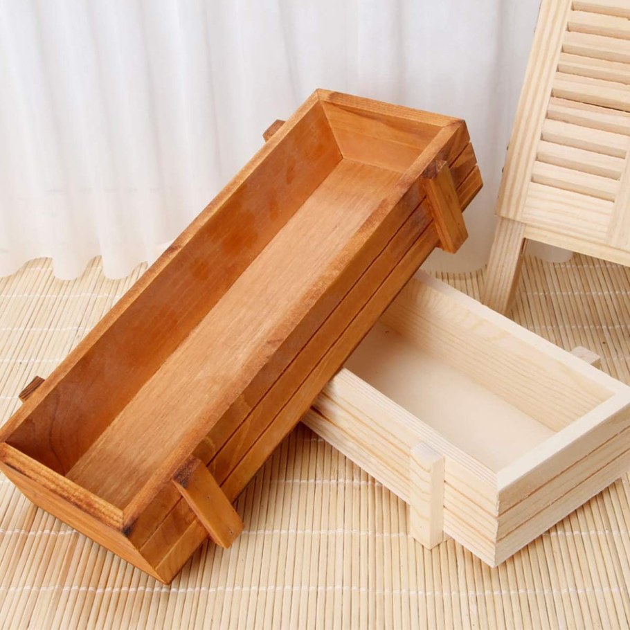 Деревянный ящик декоративный