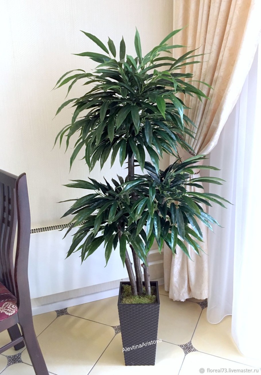 Искусственное дерево для интерьера