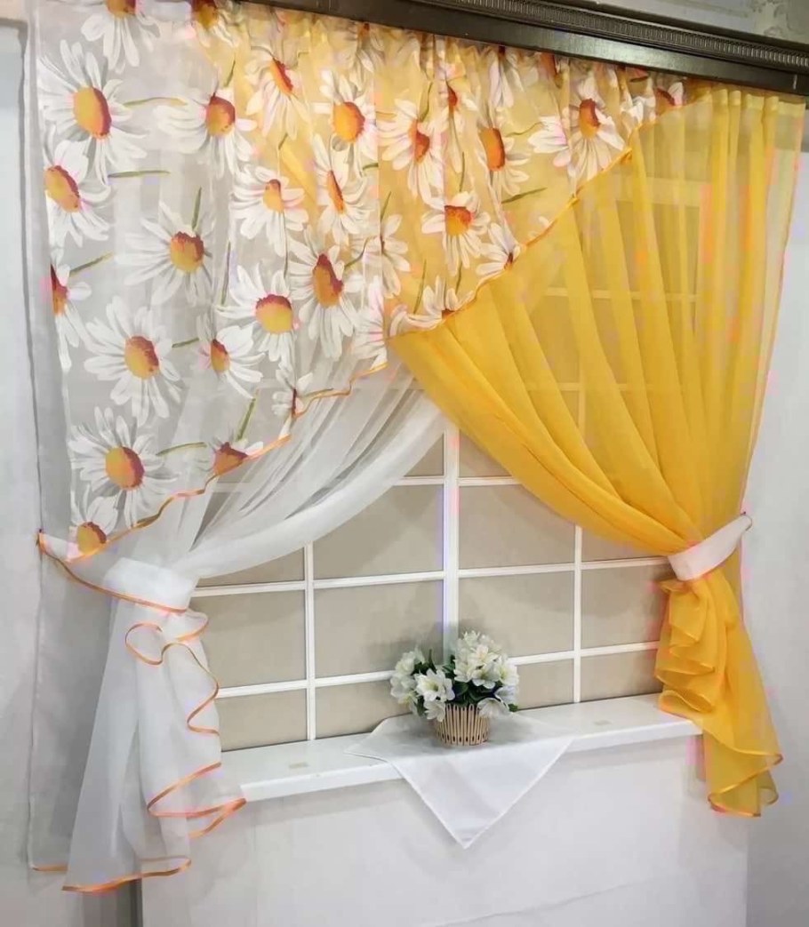 Шторки на кухню короткие