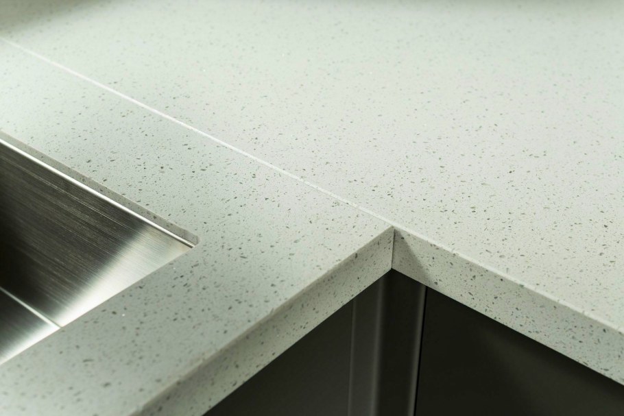 Стык столешницы еврозапил