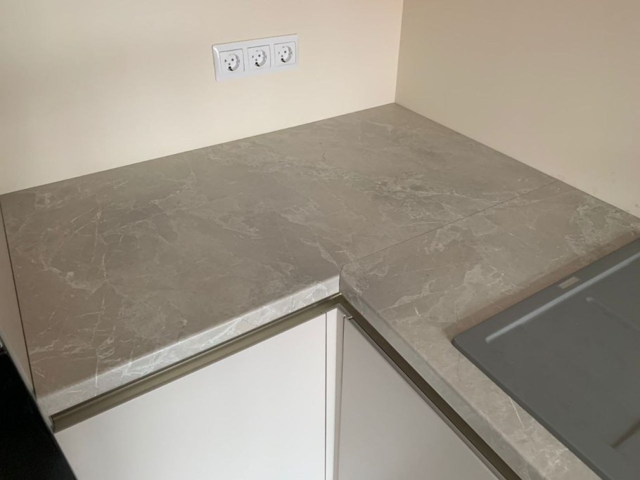 Стык столешницы еврозапил