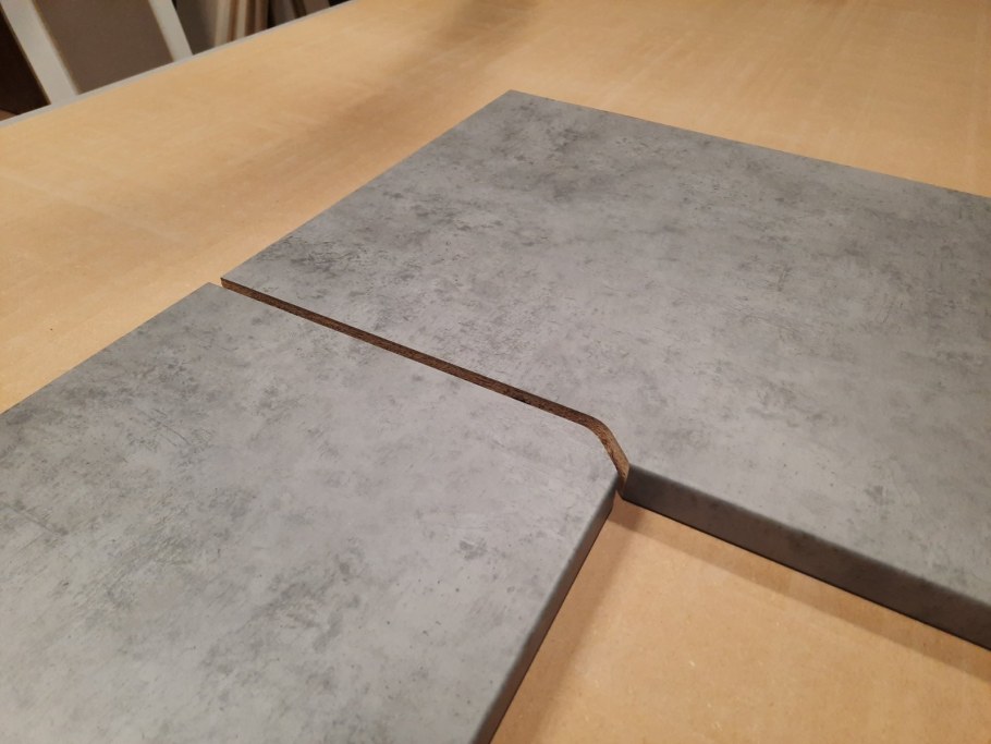 Стык столешницы еврозапил