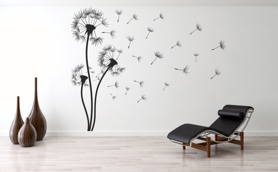 Одуванчики на стене