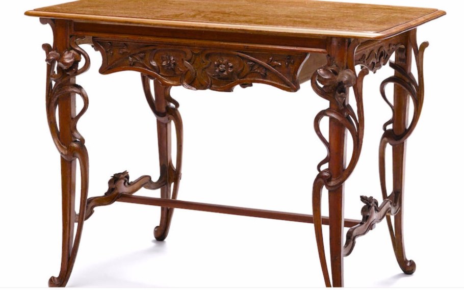 Столик в стиле арт нуво