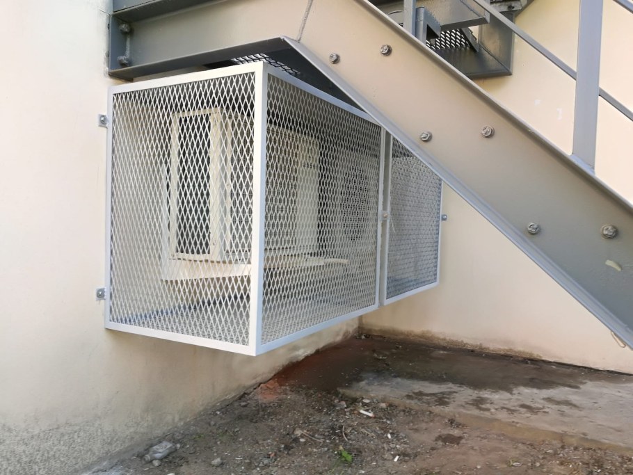 Антивандальная решетка для кондиционера