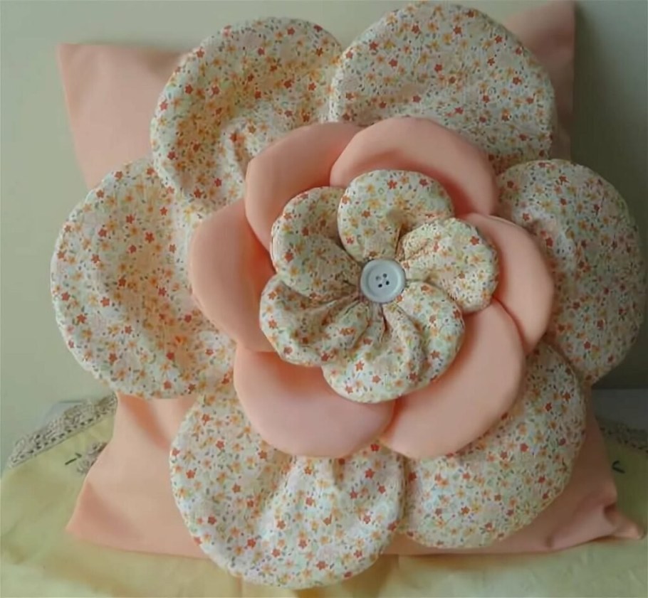 Объемные цветы из ткани