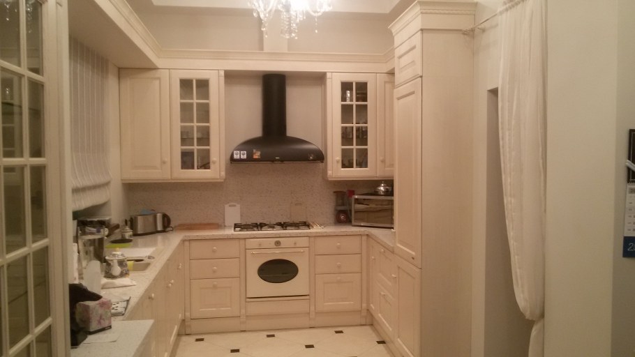 Светлые кухни