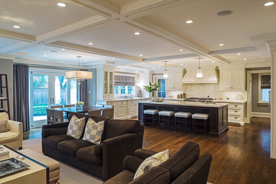 Кухнягостинная с островом