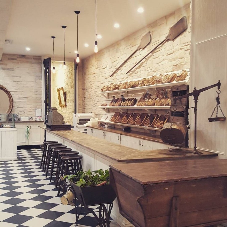Интерьер пекарни