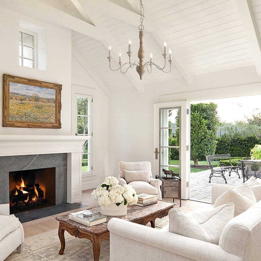 Гостиная с камином