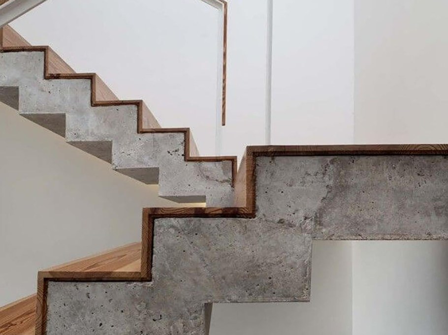 Отделка бетонной лестницы