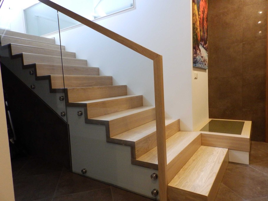 Отделка лестницы в доме