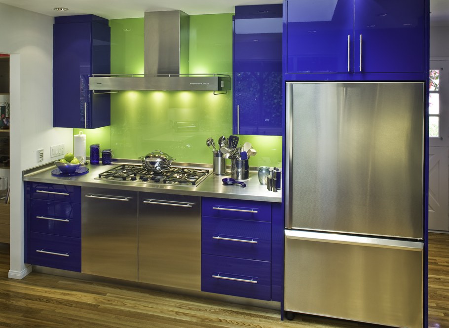 Кухня сине зеленого цвета