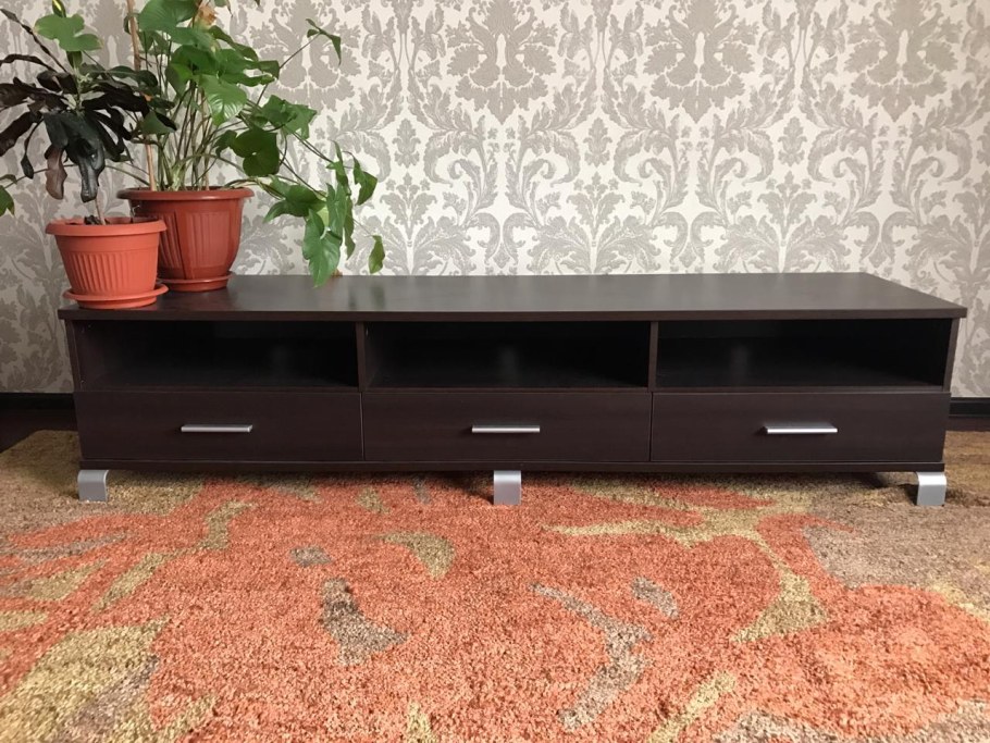 Тумба под телевизор длинная венге