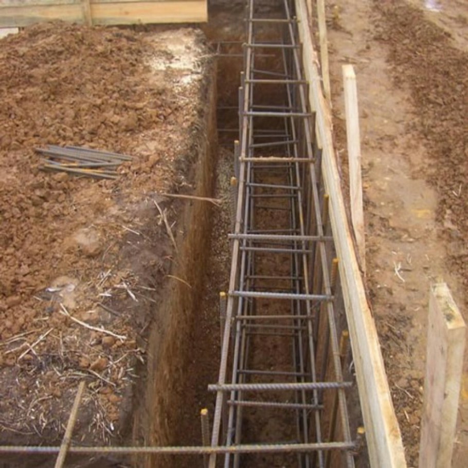 Траншей под фундамент лента