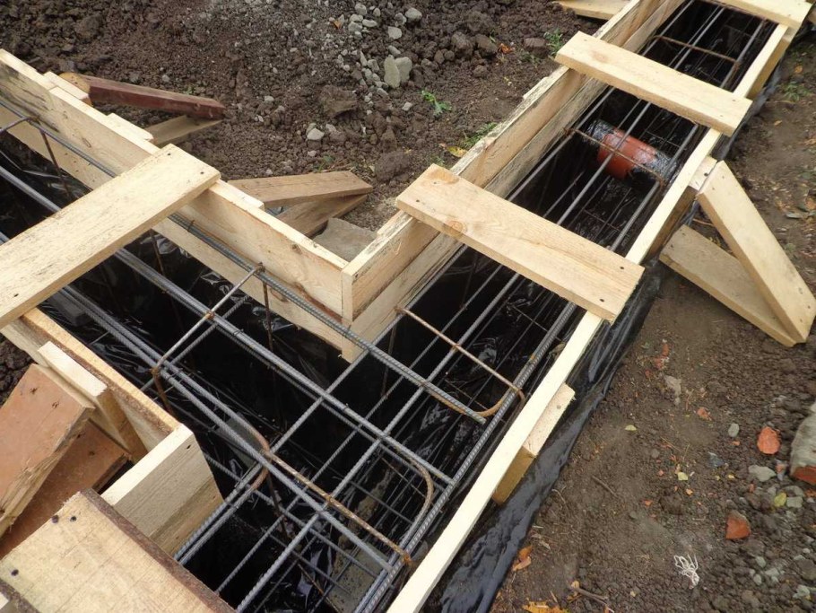 Опалубка для ленточного фундамента 600 мм