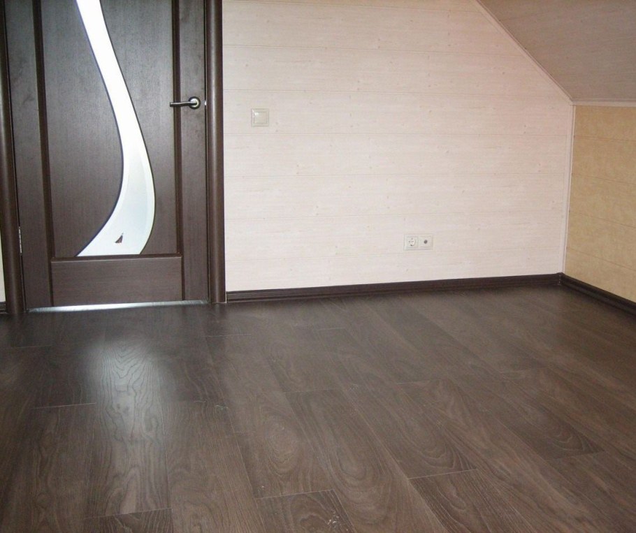 Линолеум и плинтус сочетание