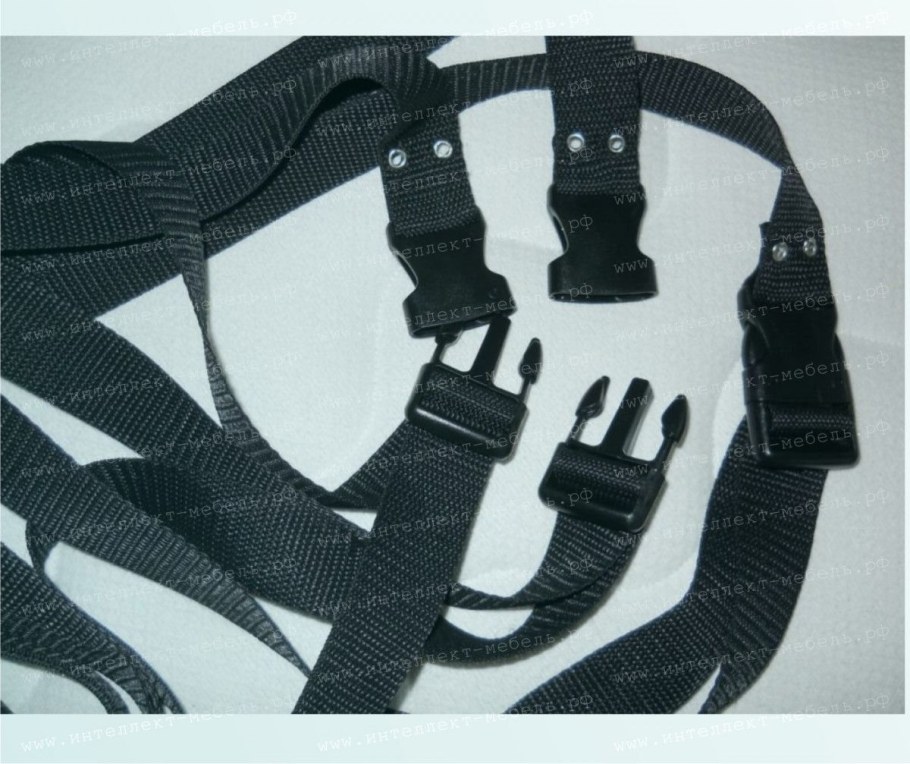 Кровать с ремнями