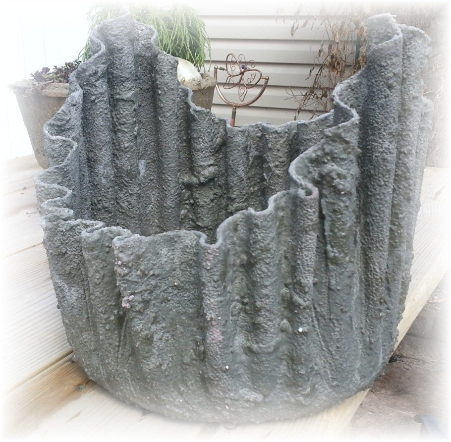 Вазон из бетона и тряпки