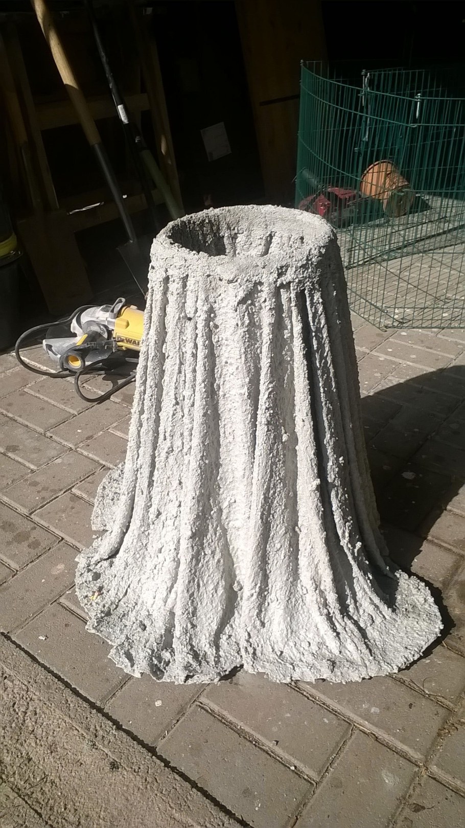 Вазон из бетона и тряпки