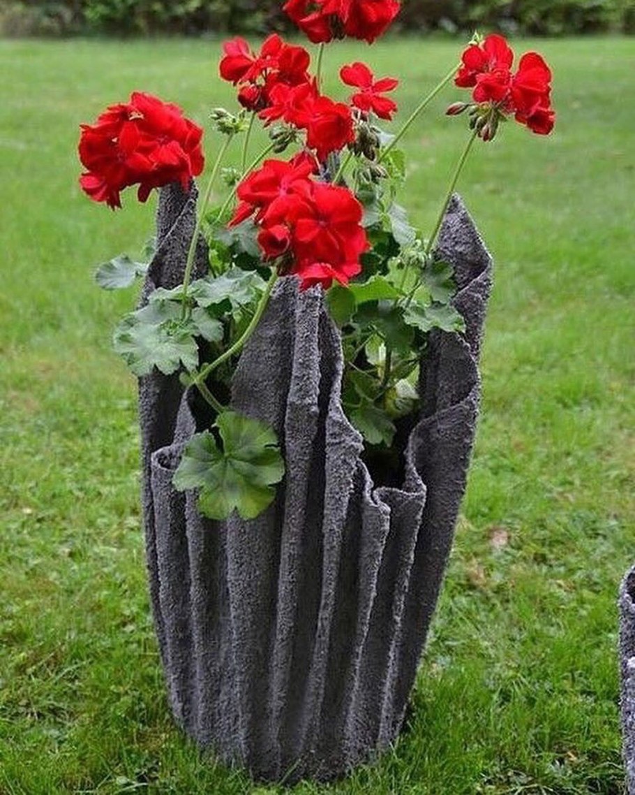 Цветочный горшок из тряпки и цемента