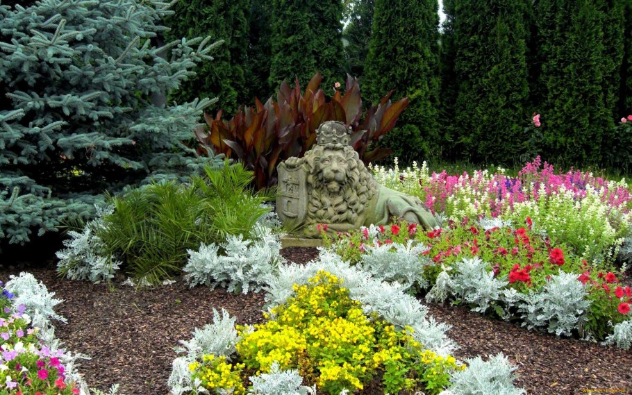 Клумба с Хупси