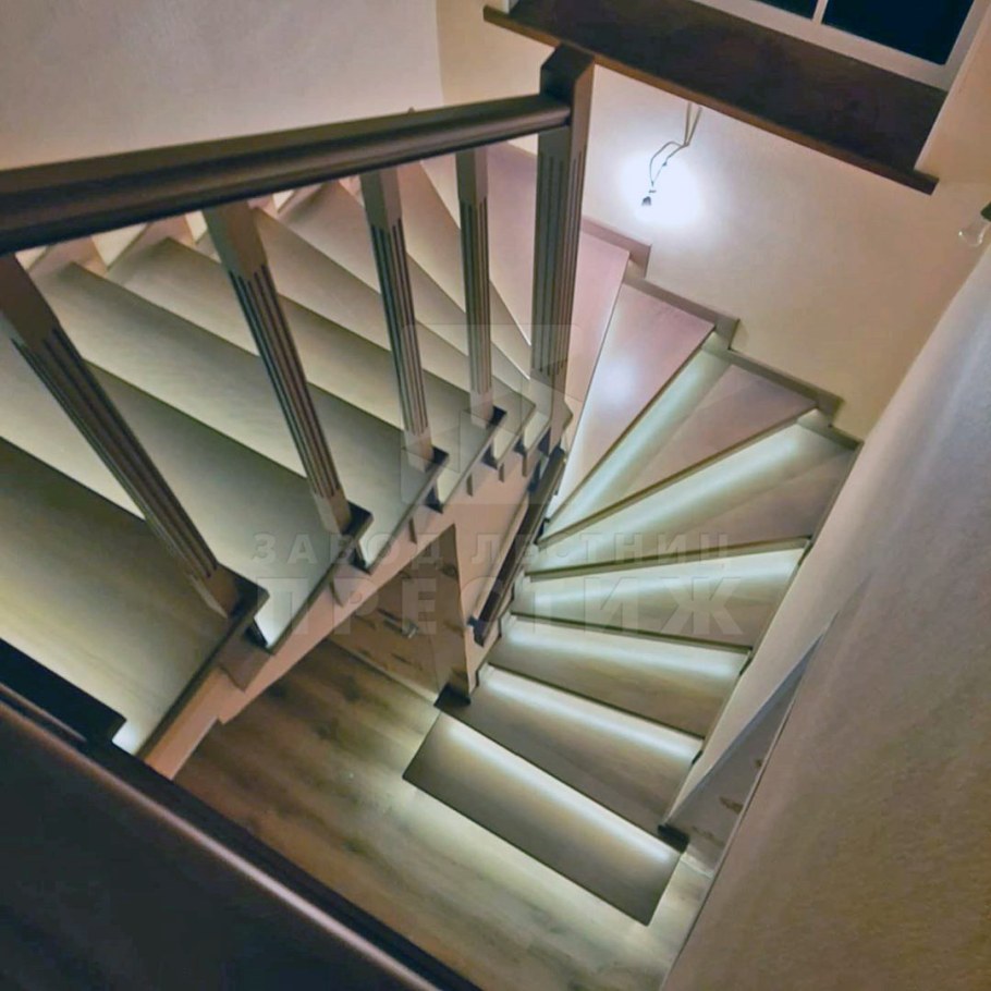 Лестница на металлокаркасе