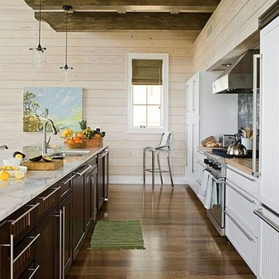 Кухня в деревянном доме