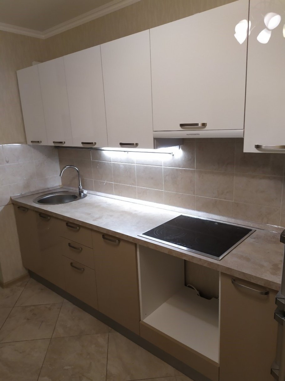 Белая кухня Леруа Мерлен