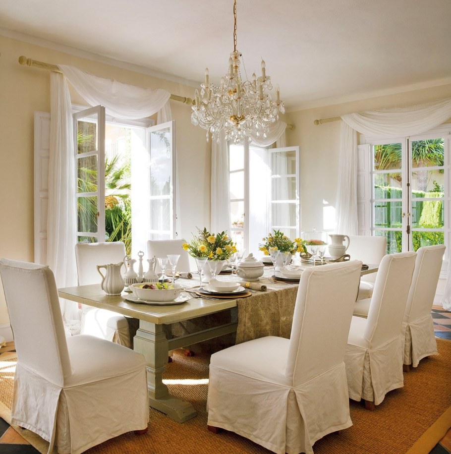 Столовая в загородном доме