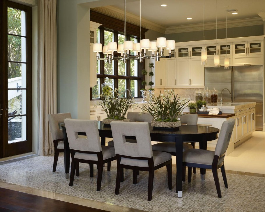 Гостиная с обеденным столом