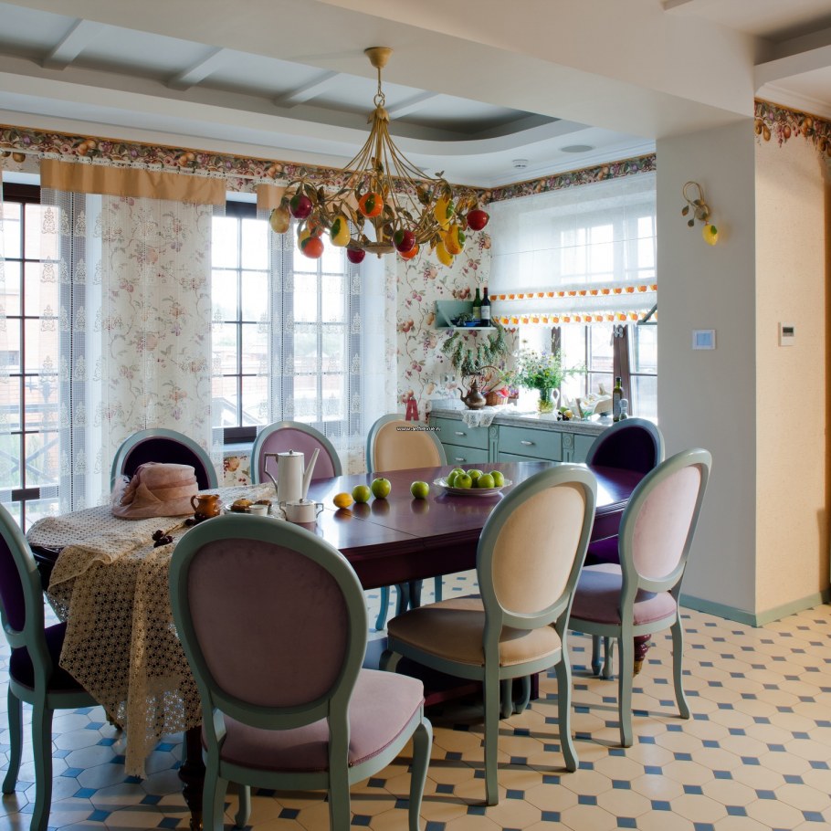 Столовая в загородном доме