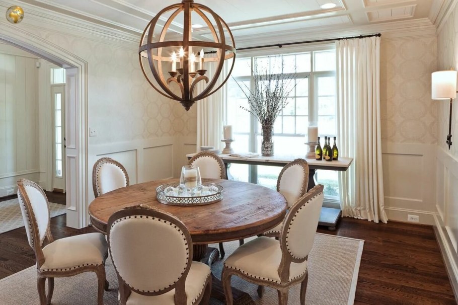 Круглый стол в интерьере