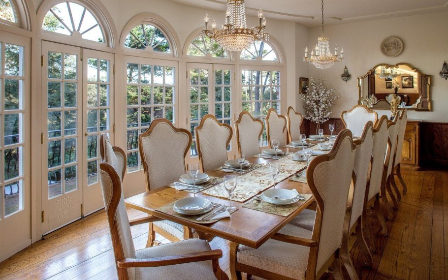 Красивая столовая