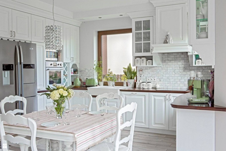 Белая кухня в стиле Прованс