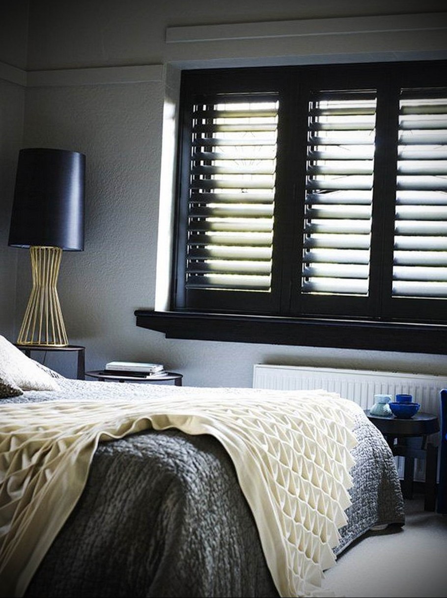 Черные жалюзи в интерьере