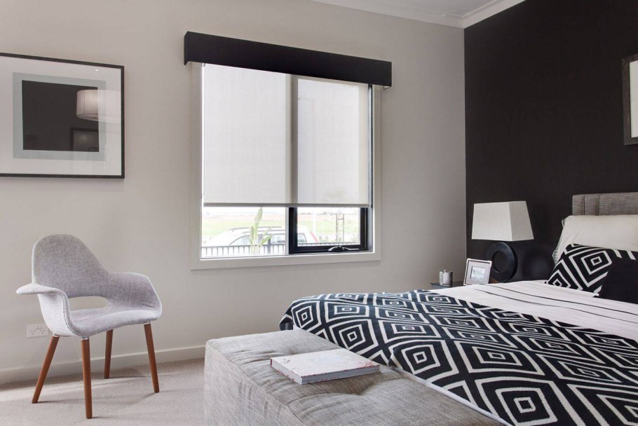 Рулонные шторы Blackout в спальне