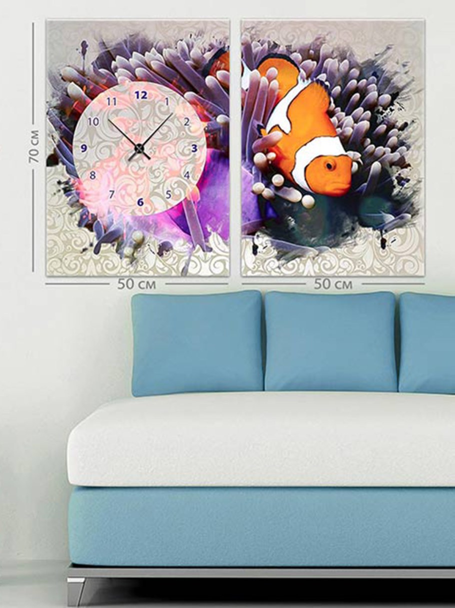 Модульная картина с часами в интерьере