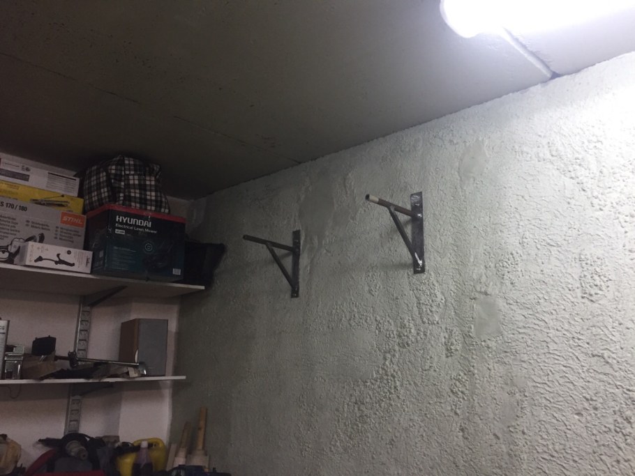 Крепления для гаража на стену