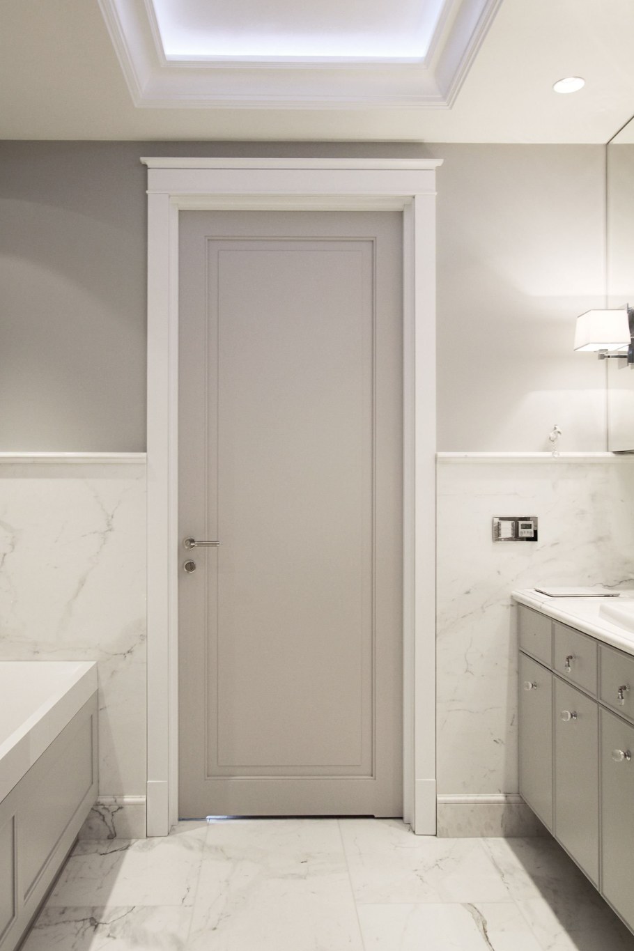 Дверь в санузел