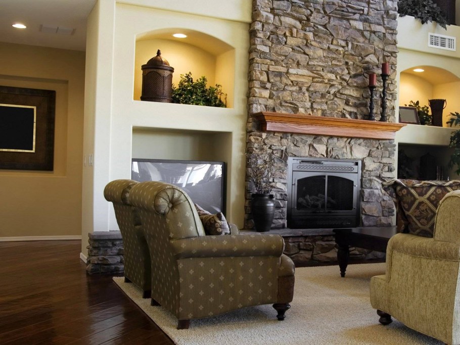 Камины в интерьере гостиной